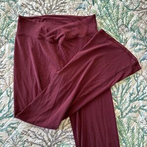 VS Pink Women’s Crossover Burgundy Flare Leggings Size XL